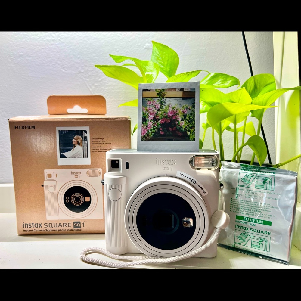 New Fujifilm Instax SQ1 Camera with Film